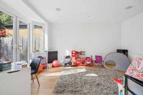 4 bedroom semi-detached house for sale, Barrow Point Avenue, Pinner