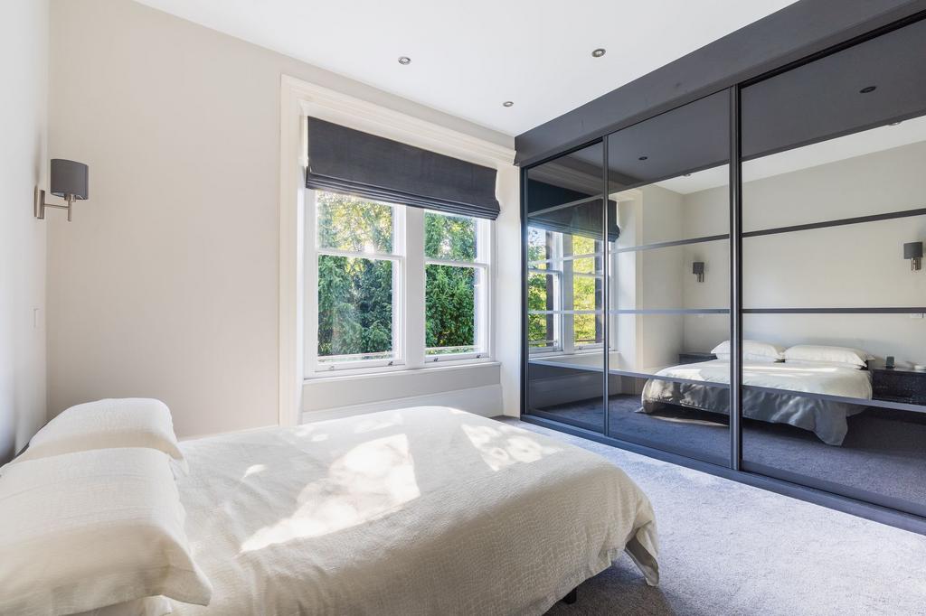 Apartment in Sheffield - View 3