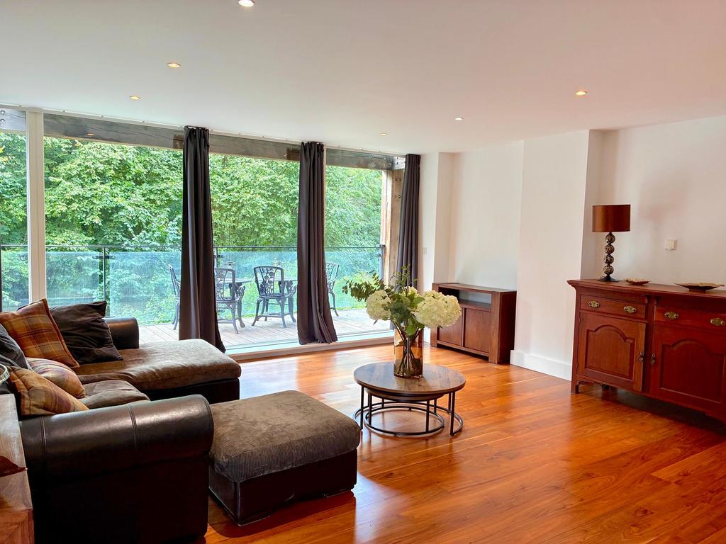 Apartment in Cambridge - View 3
