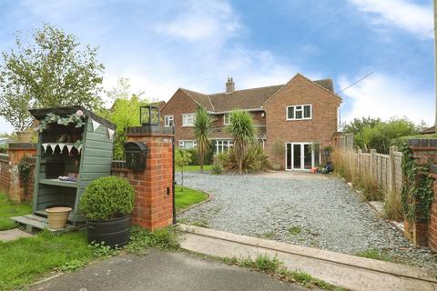 4 bedroom semi-detached house for sale, Vernon Close, Grove, Retford
