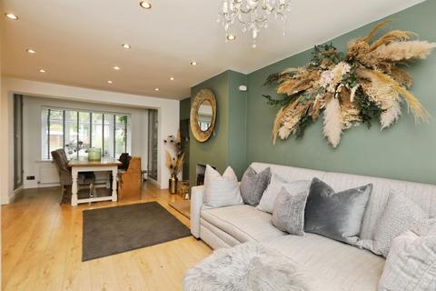 4 bedroom semi-detached house for sale, Vernon Close, Grove, Retford