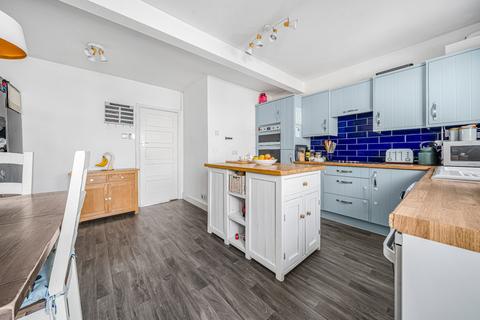 3 bedroom terraced house for sale, Gaston Bridge Road, Shepperton, Surrey, TW17