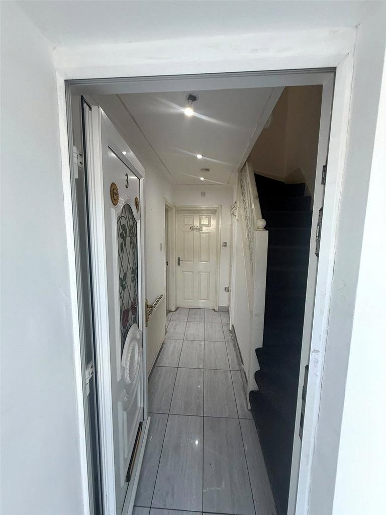House in London - View 2