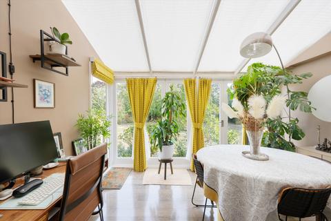 2 bedroom flat for sale, Mapesbury Road, London NW6