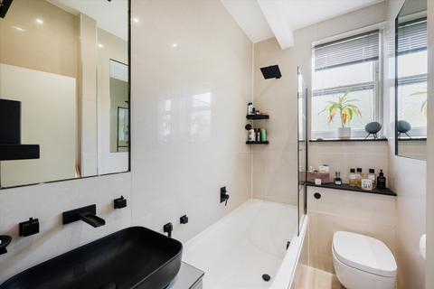 2 bedroom flat for sale, Mapesbury Road, London NW6