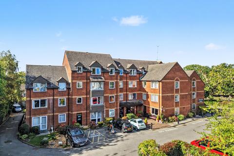 1 bedroom ground floor flat for sale, Homelake House, 40 Station Road