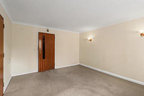 1 bedroom ground floor flat for sale, Homelake House, 40 Station Road
