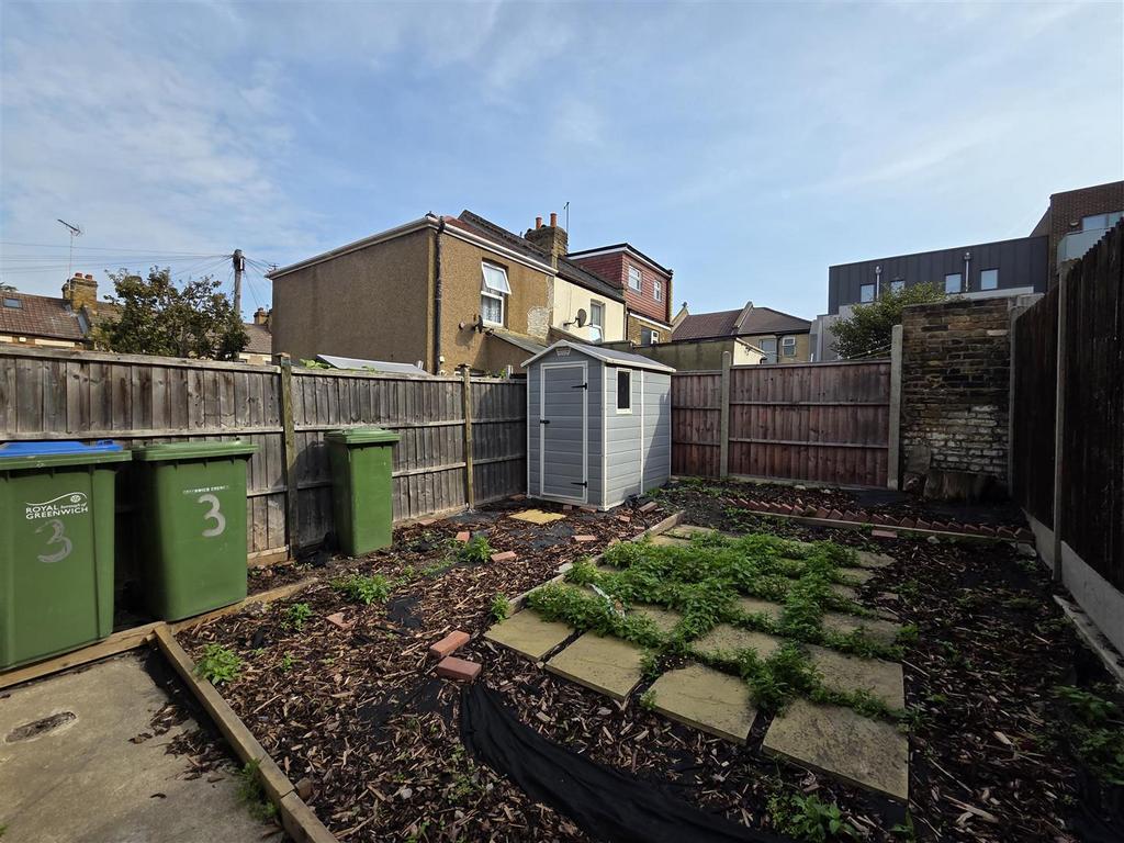 House in London - View 5