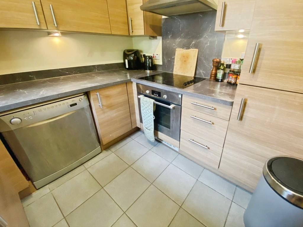 Apartment in Southampton - View 4