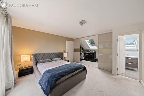 4 bedroom chalet for sale, Plumtree Close, Wallington