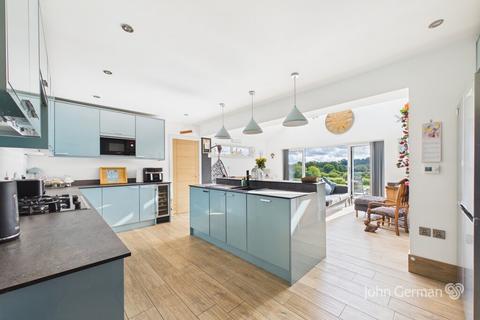 4 bedroom detached bungalow for sale, Main Road, Middle Mayfield
