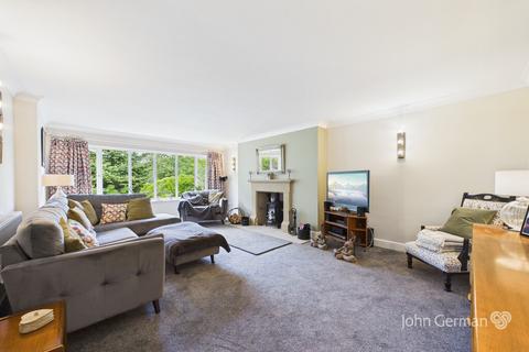 4 bedroom detached bungalow for sale, Main Road, Middle Mayfield