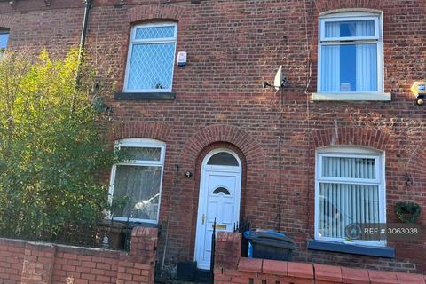 3 bedroom terraced house to rent, Hulton Street, Failsworth, Manchester, M35