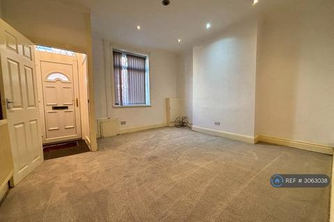 3 bedroom terraced house to rent, Hulton Street, Failsworth, Manchester, M35