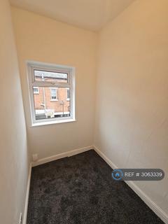 2 bedroom terraced house to rent, Raglan St, Preston, PR2