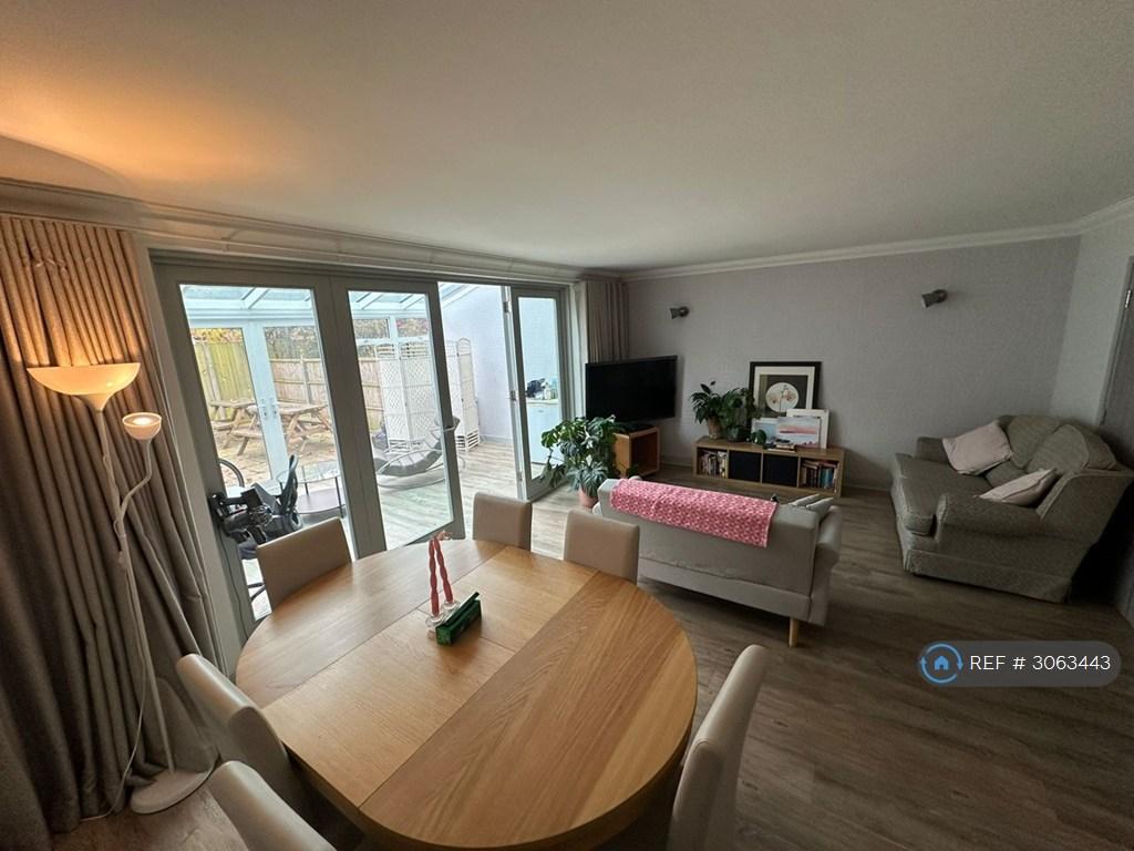 House in London - View 5
