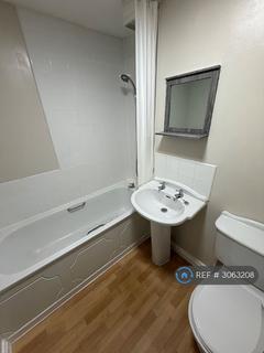 2 bedroom flat to rent, Lock Keepers Court, Hull, HU9