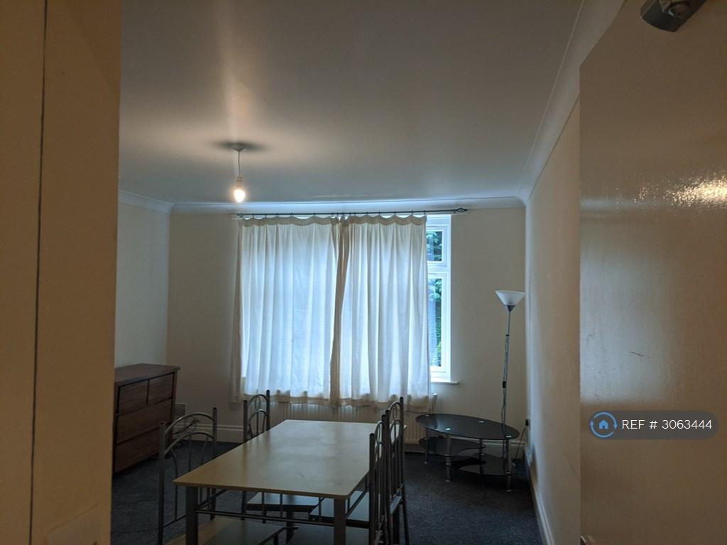 Apartment in Manchester - View 5