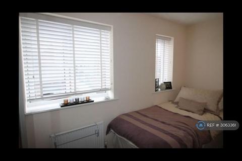 2 bedroom semi-detached house to rent, Light Lane, Telford, TF3