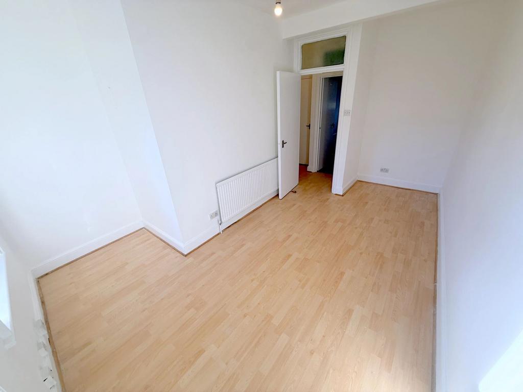 House in London - View 3