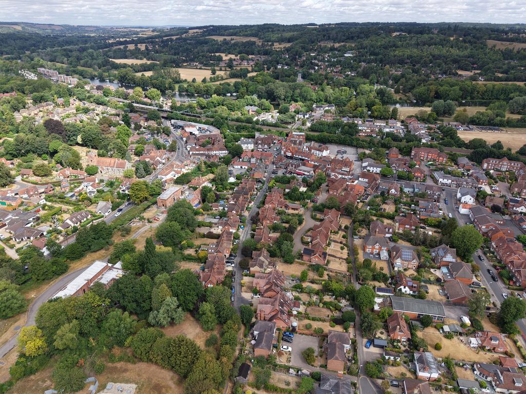 The Moors, Pangbourne, Reading RG8 - More