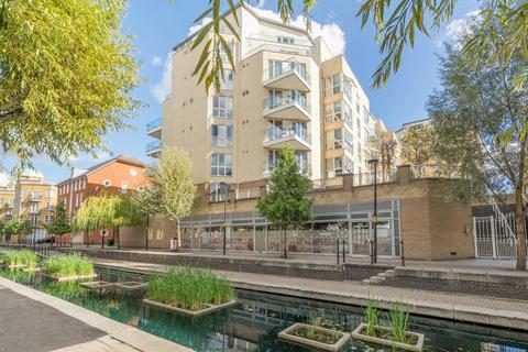 2 bedroom flat for sale, Water Gardens Square, London, SE16
