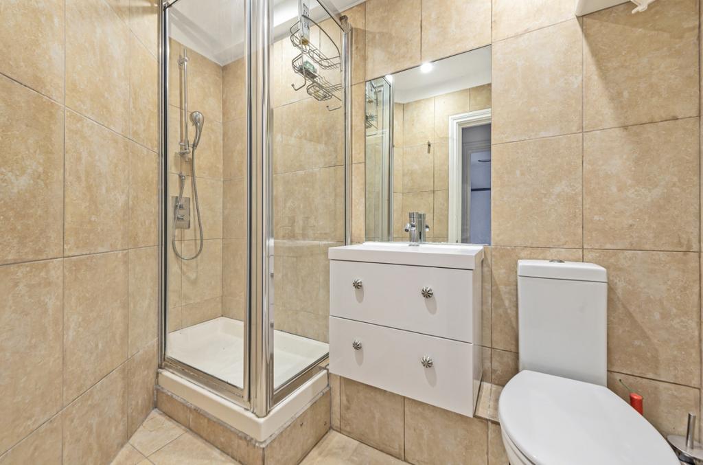House in London - View 5