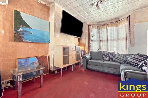 2 bedroom terraced house for sale, Hawthorne Road, Walthamstow