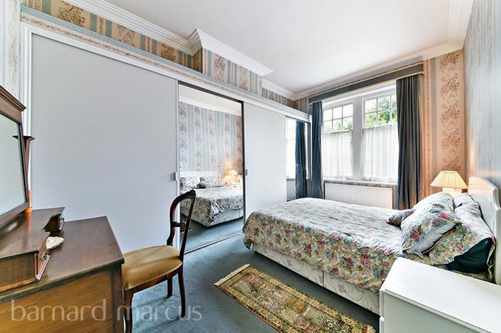 Apartment in Ealing - View 2