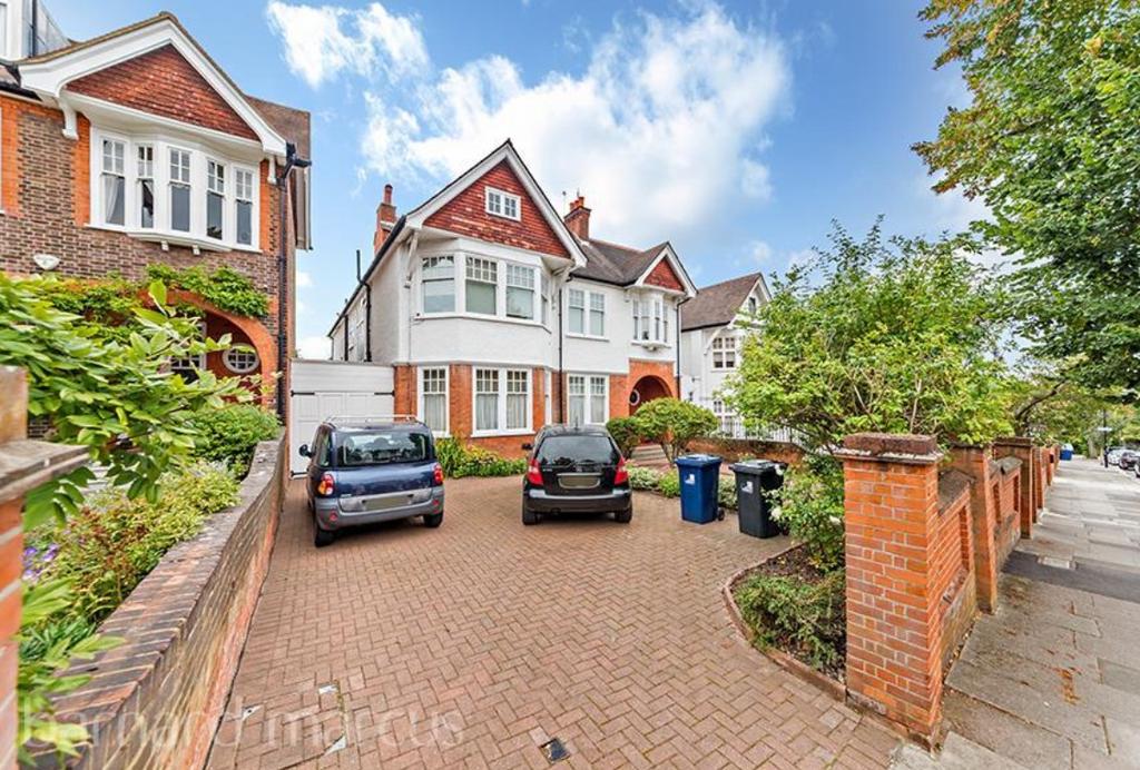 Apartment in Ealing - View 3