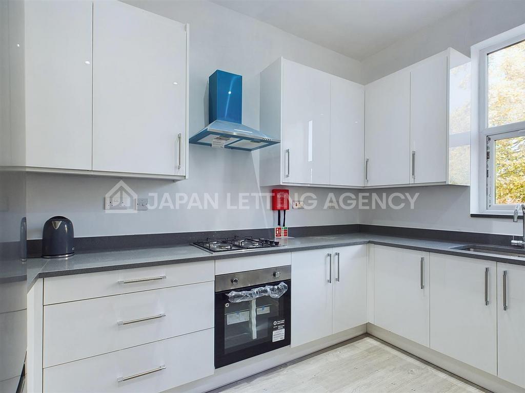 House in London - View 3