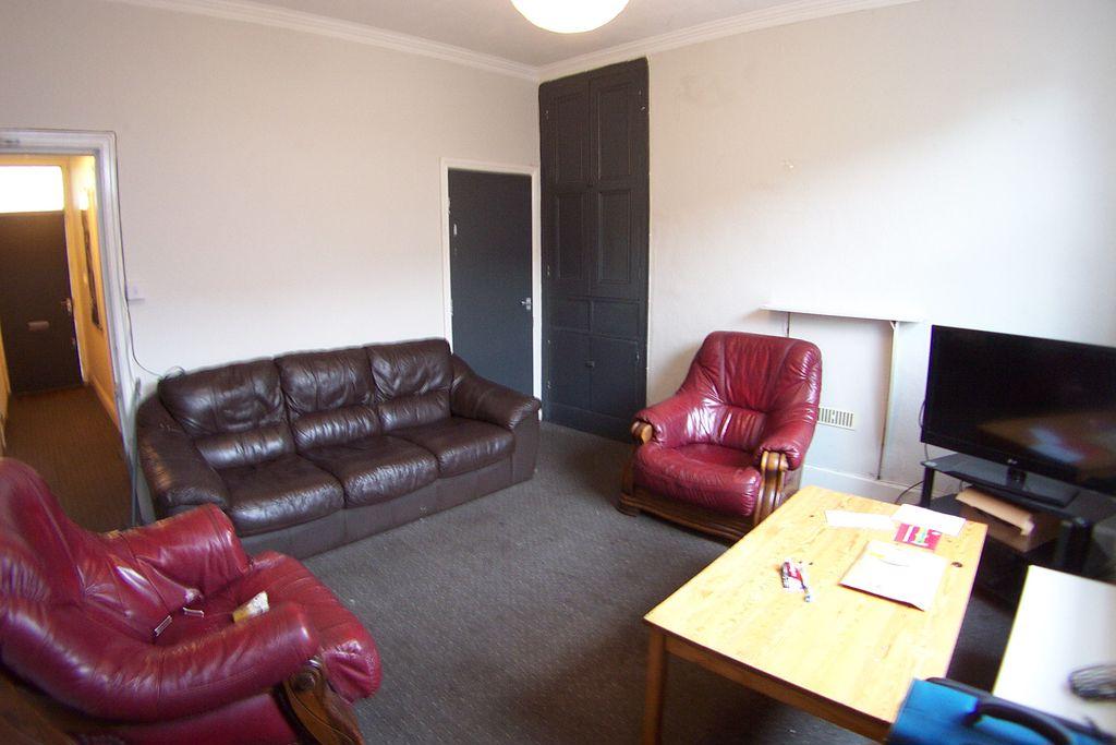 House in Leeds - View 4