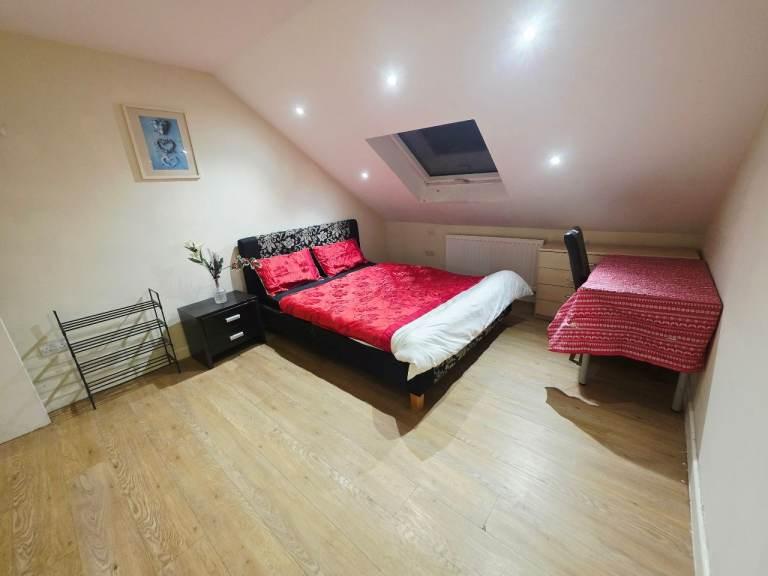 House in London - View 2