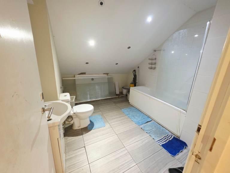 House in London - View 4