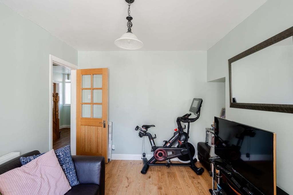 House in Bristol, Shirehampton - More