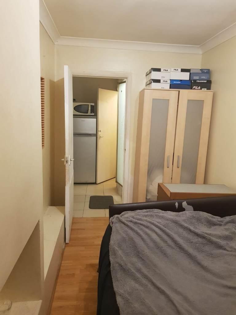 Apartment in London - View 3