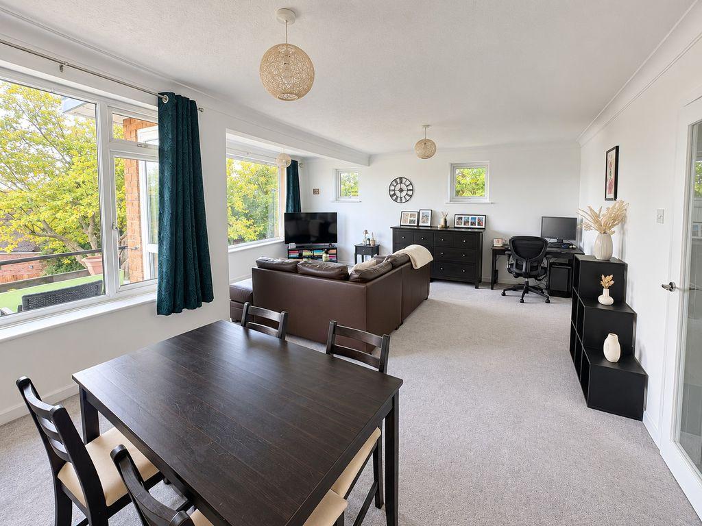 Apartment in Sutton Coldfield - View 3