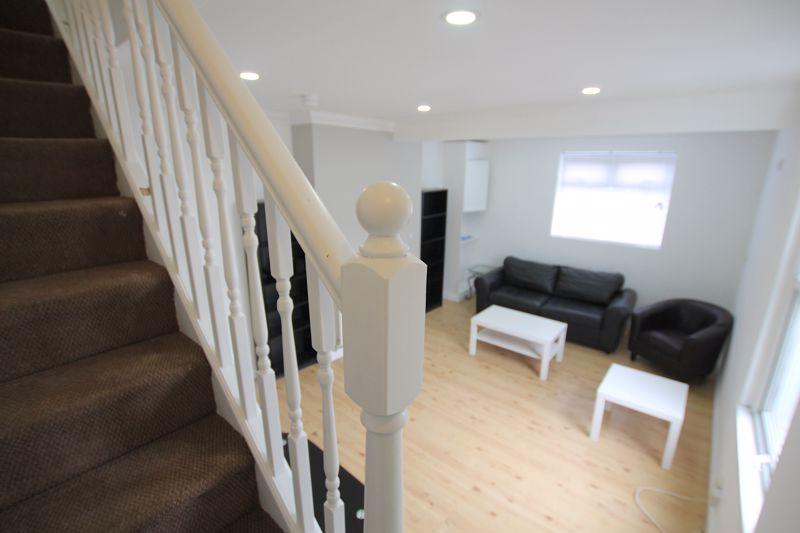 Apartment in Cardiff, Roath - View 3