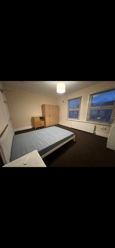House in Croydon - More