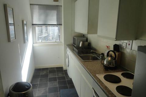 1 bedroom flat to rent, 5 1/2 Pitkerro Road, ,