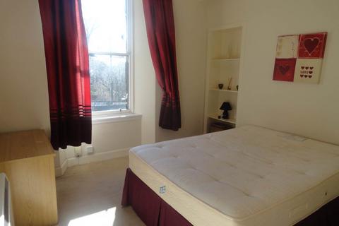 1 bedroom flat to rent, 5 1/2 Pitkerro Road, ,