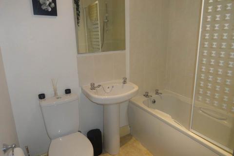 1 bedroom flat to rent, 5 1/2 Pitkerro Road, ,