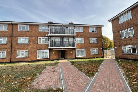 2 bedroom flat for sale, Malan Square, Rainham, Essex, RM13 7JB