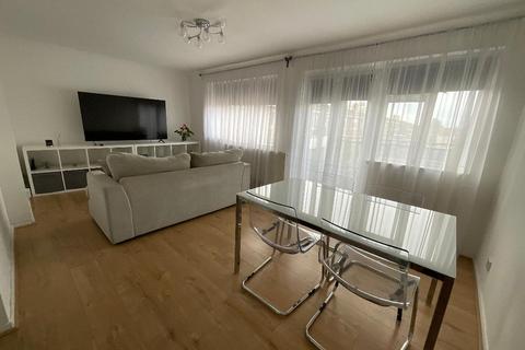 2 bedroom flat for sale, Malan Square, Rainham, Essex, RM13 7JB