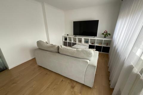 2 bedroom flat for sale, Malan Square, Rainham, Essex, RM13 7JB