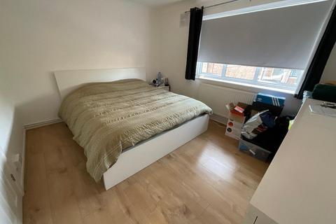 2 bedroom flat for sale, Malan Square, Rainham, Essex, RM13 7JB