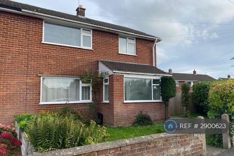 3 bedroom semi-detached house to rent, Woodlands Close, Mold, CH7