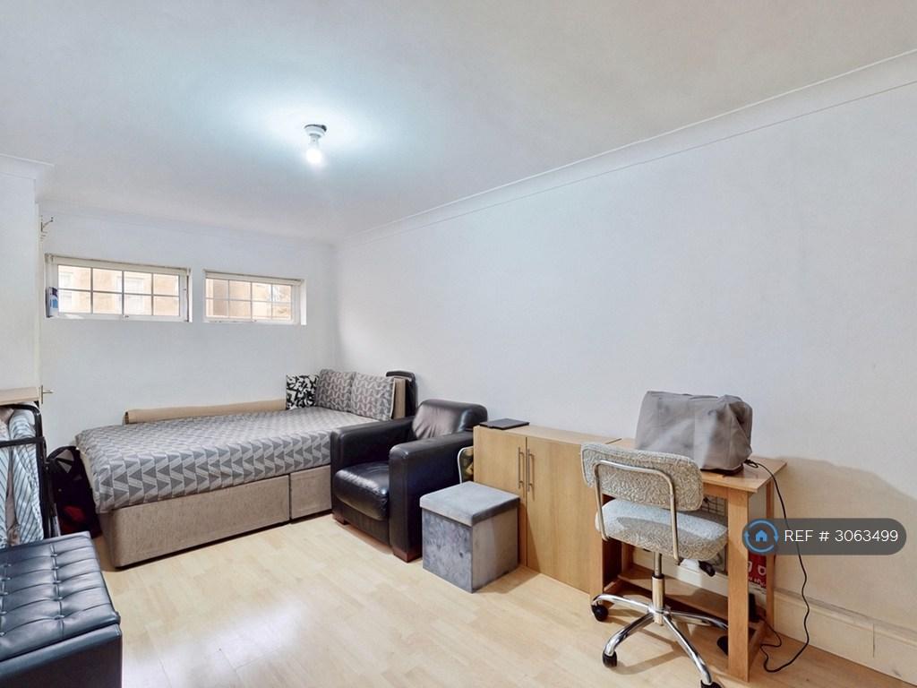House in Wembley - View 2