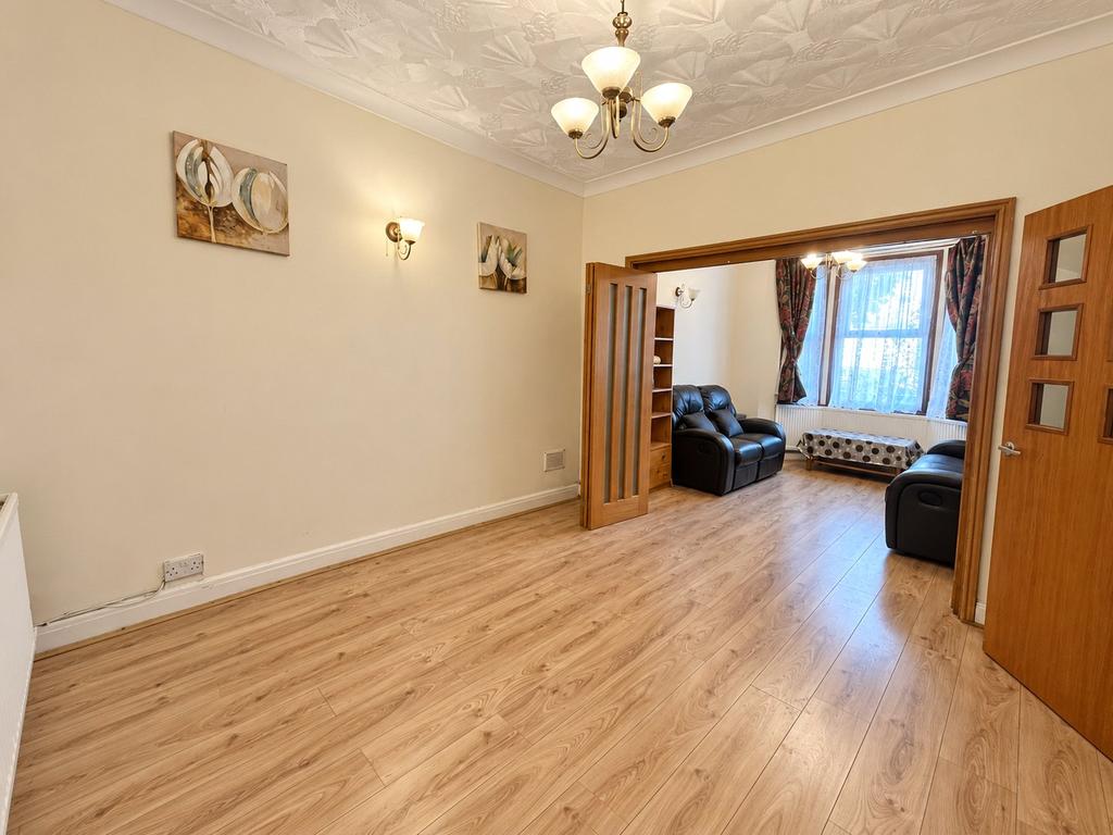 House in Greater London - View 3