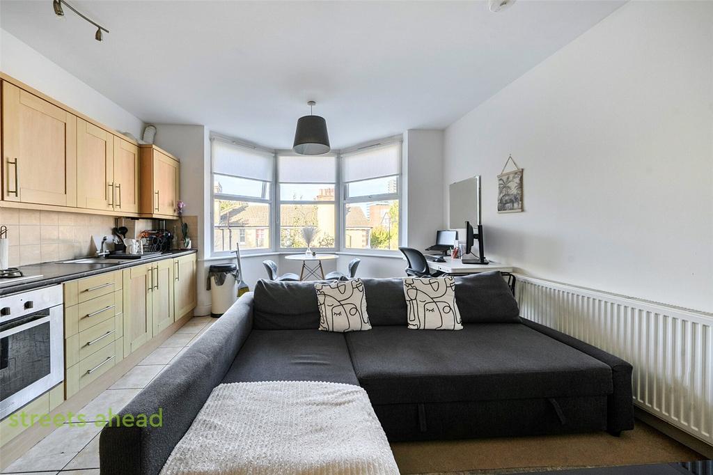 Apartment in Croydon - View 2